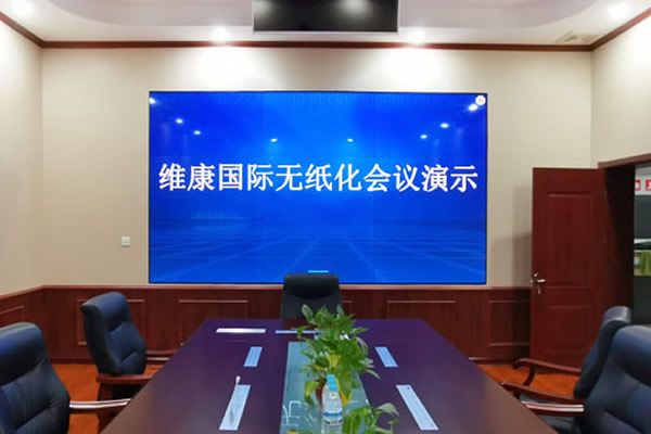 商場(chǎng)使用無(wú)縫拼接屏好還是LED全彩屏好？