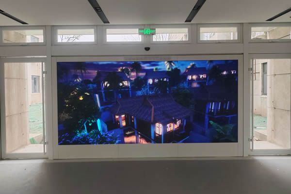 酒店使用LED顯示屏好，還是液晶拼接屏好？