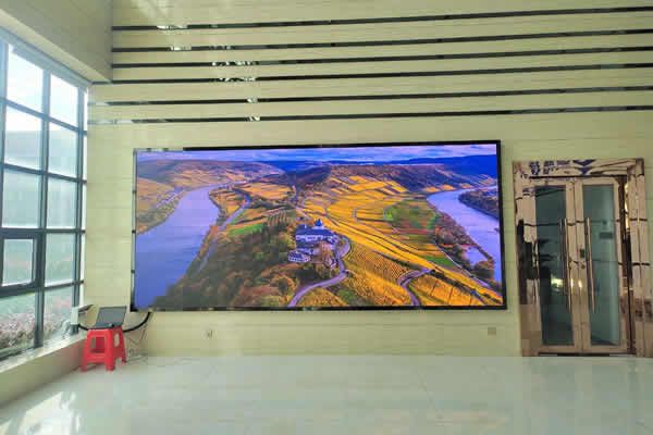 會議室LED顯示屏用P1.53的好，還是P1.86的好？